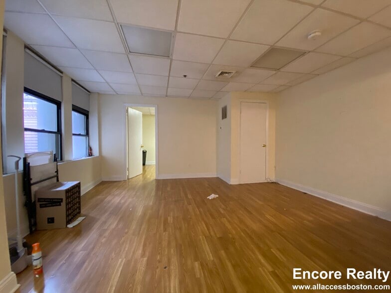 Building Photo - 62 Boylston St
