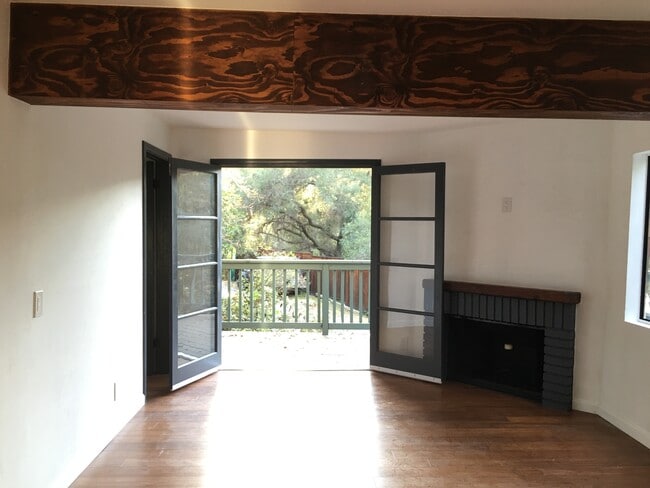 Building Photo - 178 Muerdago Rd