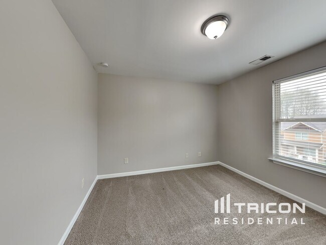 Building Photo - 48 Wyndham Ct