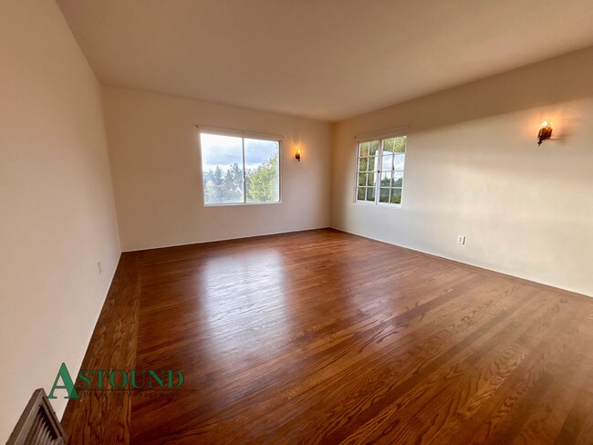 Building Photo - 915 Glendome Cir