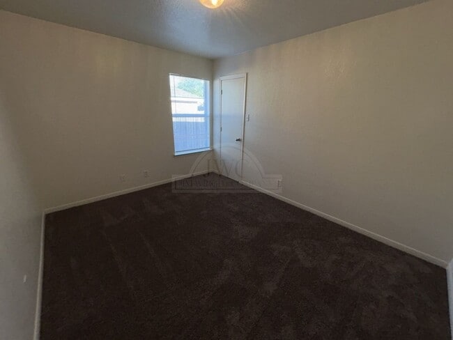 Building Photo - 1303 Cinch Dr