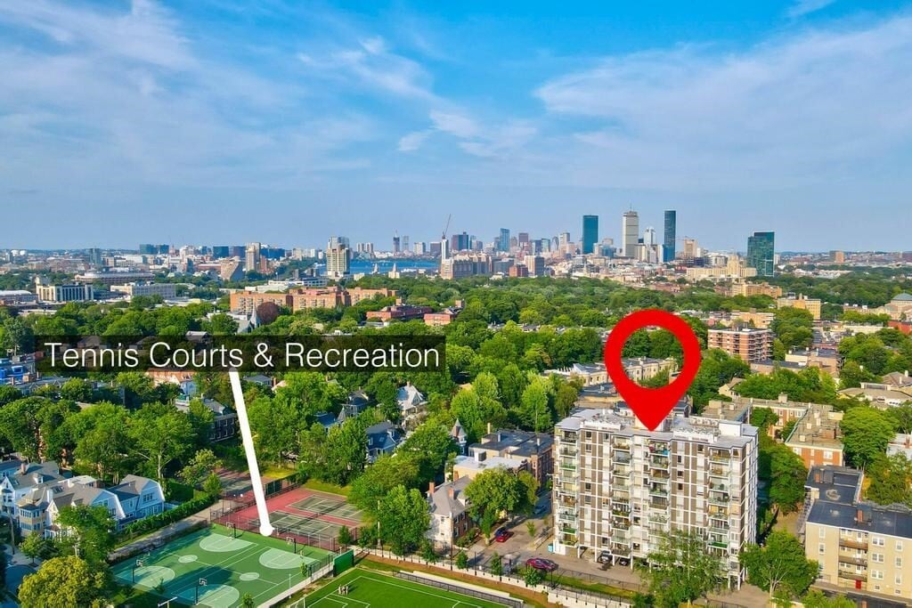 Building Photo - 60 Babcock St