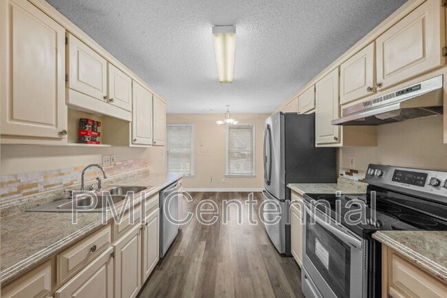 Building Photo - 8078 Woodlake Dr