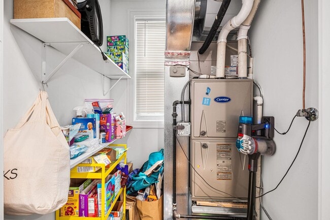 Building Photo - 3904 N Whipple St