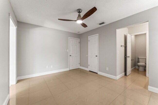 Building Photo - Charming 3-Bedroom Home with 2 Full Baths ...