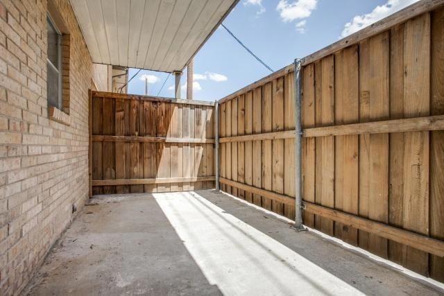 Building Photo - 5815 Sandhurst Ln