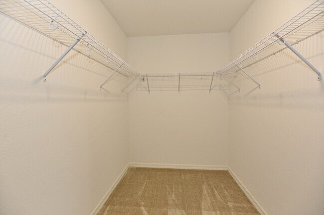 Building Photo - 720 Benoi Dr