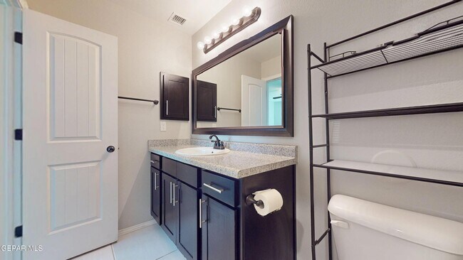 Building Photo - 13648 Samlesbury Ave