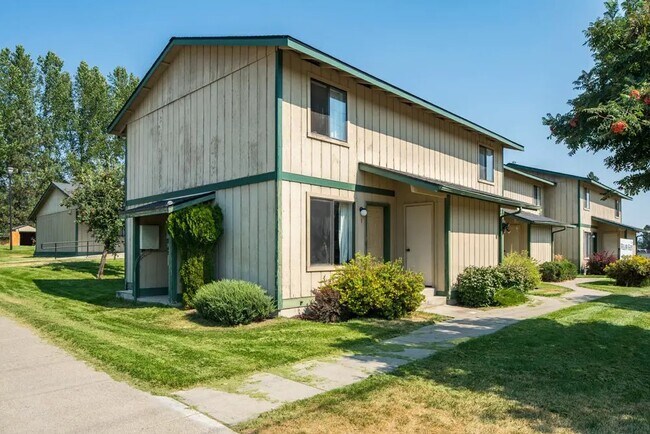 Building Photo - 1600 W 7th St