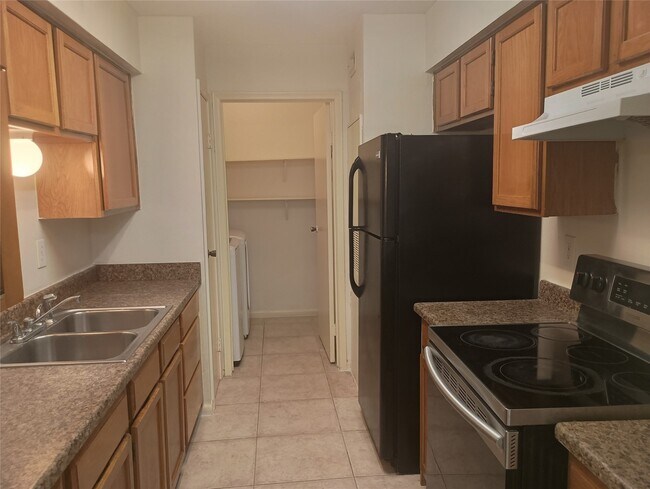 Building Photo - 8787 Brae Acres Rd