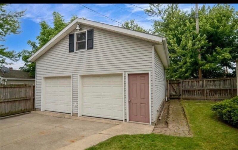 Building Photo - 4680 E 85th St