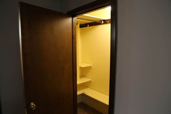 Building Photo - 4 bed 3 bath home, Lease through June 2026