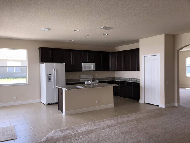 Building Photo - 14945 Potterton Cir