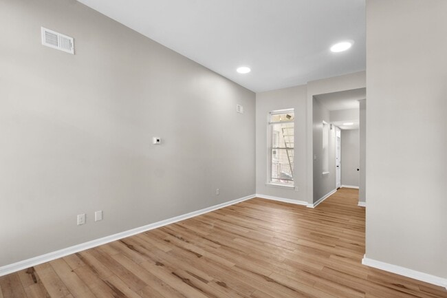 Building Photo - 2027 E Baltimore St