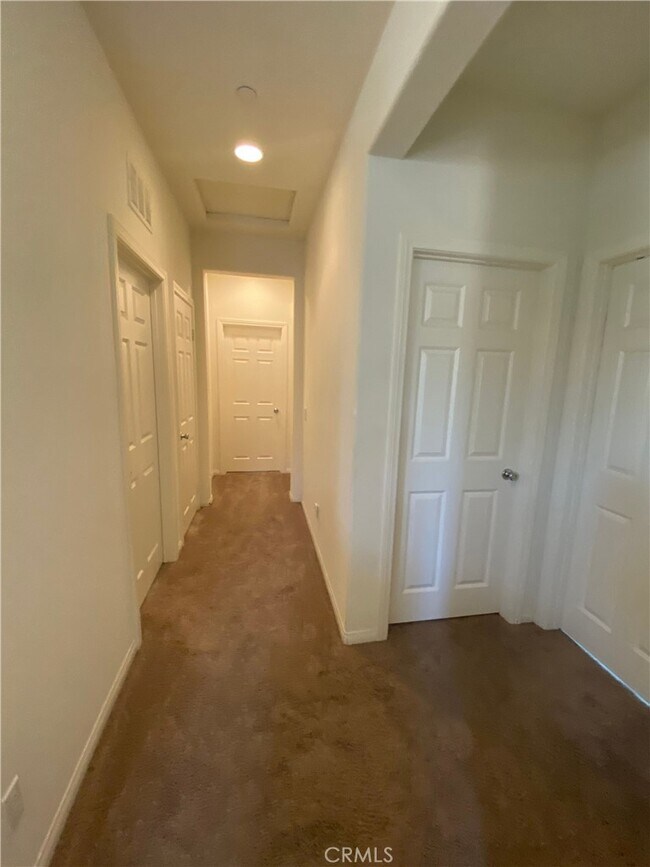 Building Photo - 5942 Ginger Dr