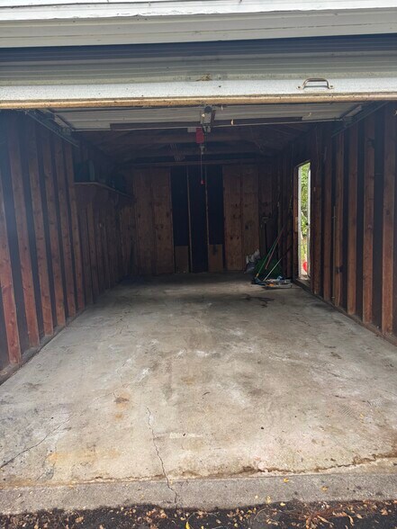 Garage - 17 Sunshine Dr