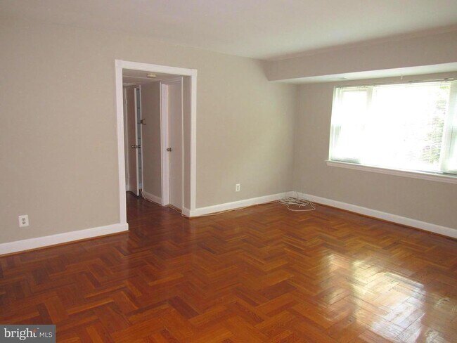 Building Photo - 1311 N Ode St