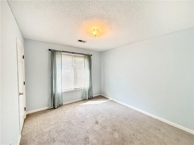 Building Photo - 1497 Chaseway Cir