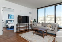 Building Photo - 101 Main St