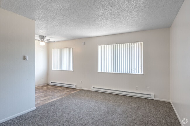 1BR, 1BA, - 576SF - Living Room 02 - Maple Terrace Apartments