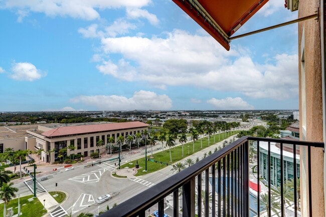Building Photo - 651 Okeechobee Blvd