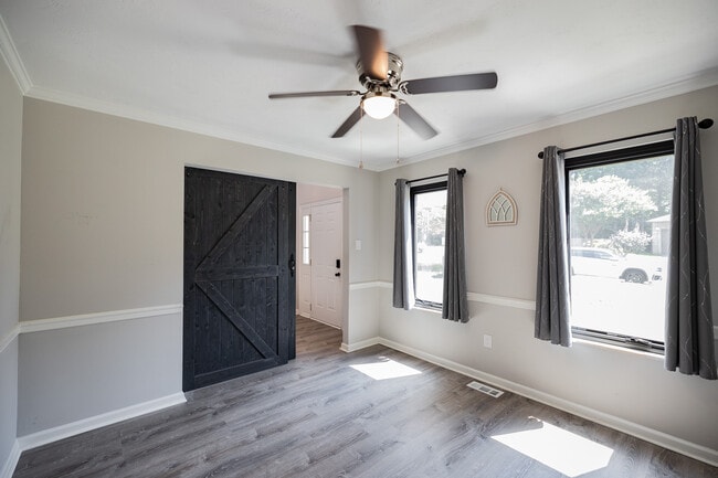 Building Photo - 5516 Oakside Dr