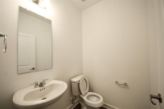 Building Photo - 15236 Sweet Mimosa Dr