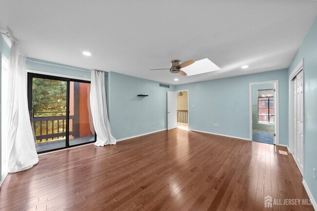 Building Photo - 148 Riverbend Dr
