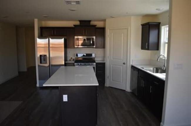 Building Photo - 4543 Iris Ct