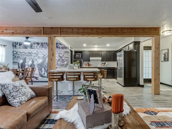 Building Photo - 2140 SE 44th St