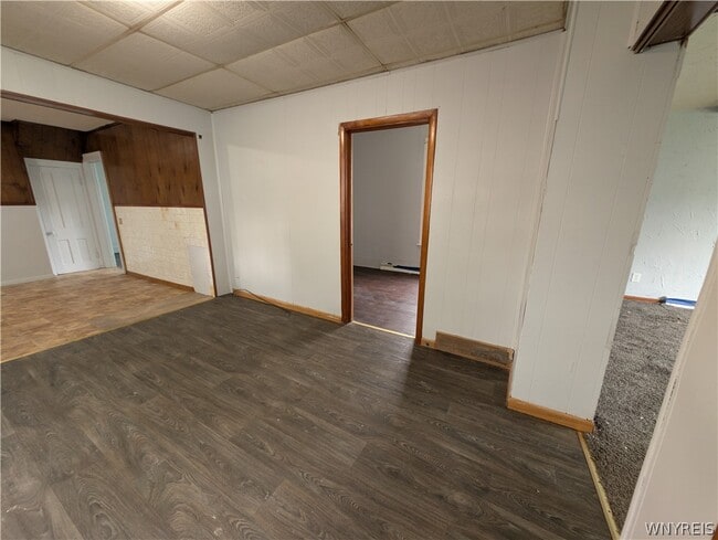 Building Photo - 627 Deer St