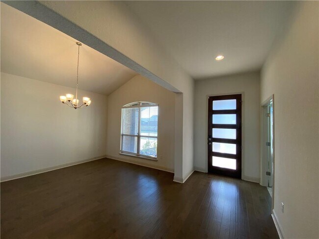 Building Photo - 16500 Aventura Ave