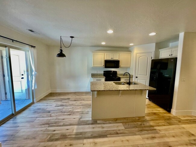 Building Photo - Cottages at Fossil Hills