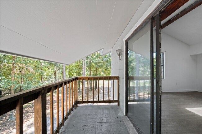 Building Photo - 27607 Decker Woods Dr