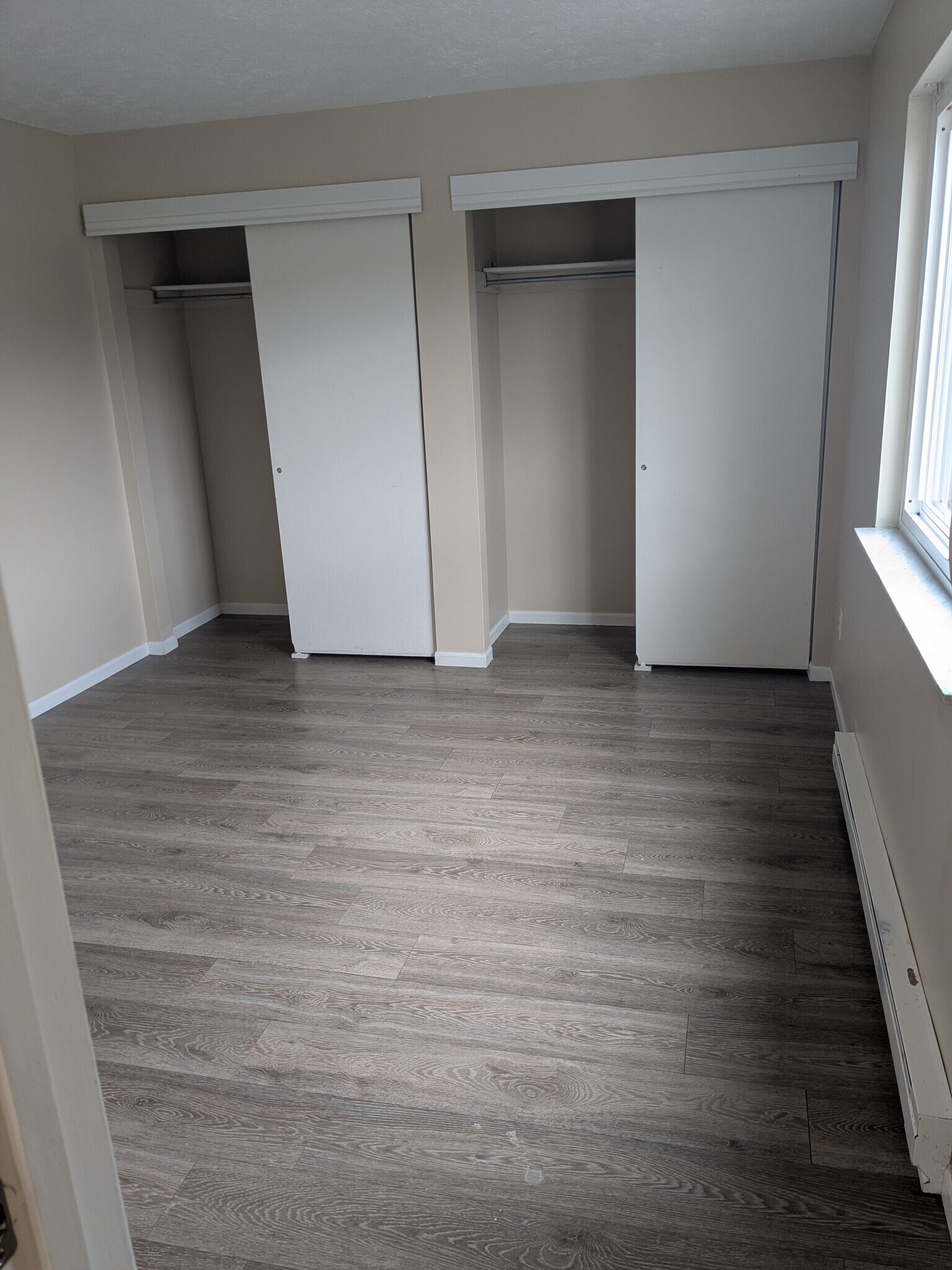 Master Bedroom - 5350 Camelot Dr