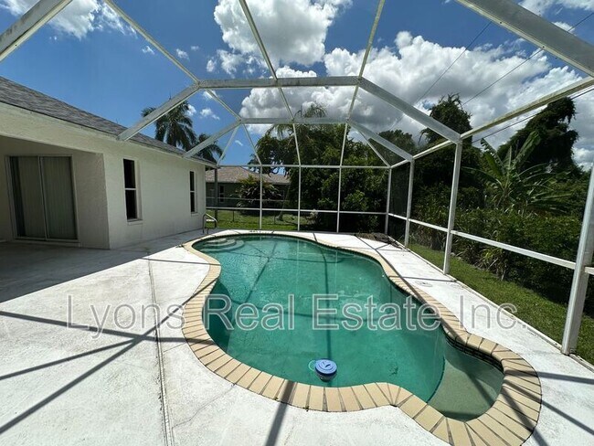 Building Photo - 8397 Bahamas Rd