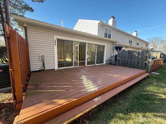 Building Photo - 351 Constitution Cir