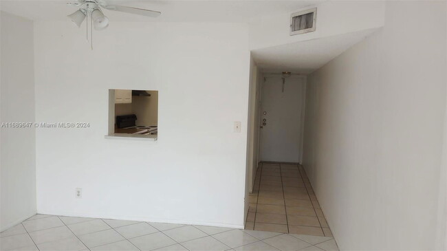 Building Photo - 8040 N Colony Cir