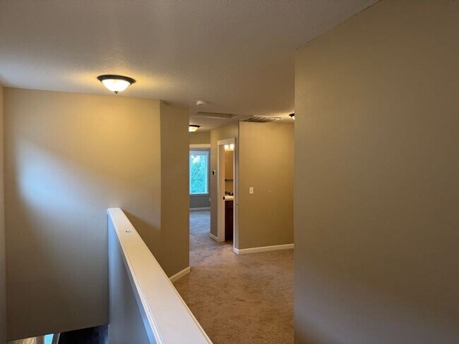 Building Photo - 2706 NE 130th Ct