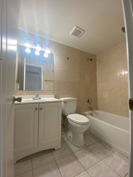 Building Photo - 12703 Alida Pl