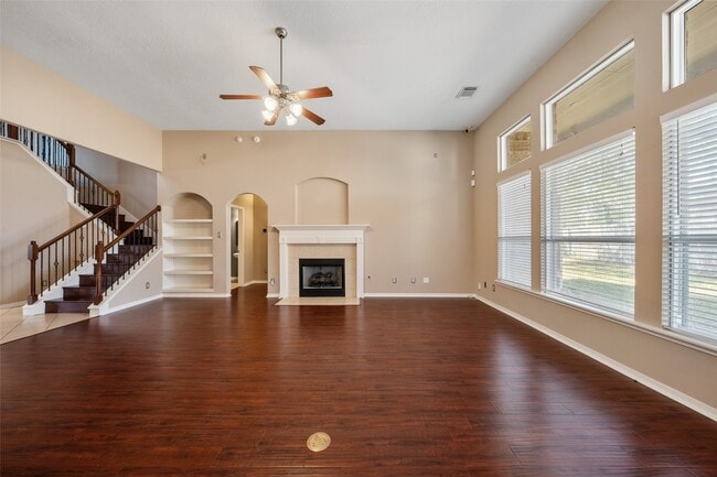 Building Photo - 8406 Oak Villa Ct