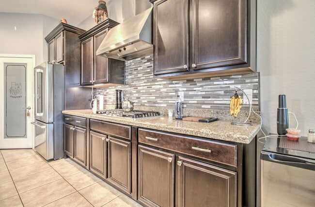 Building Photo - 5316 N 186th Dr
