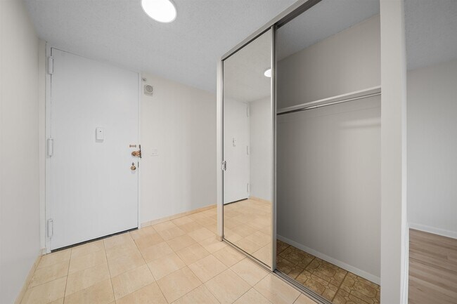 Building Photo - 300 Winston Dr