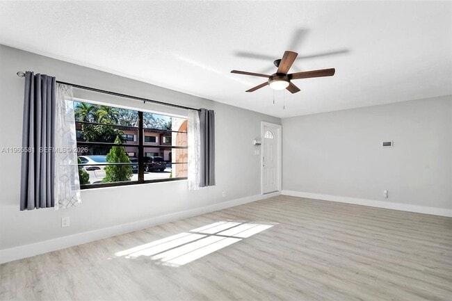 Building Photo - 48 Matador Ln