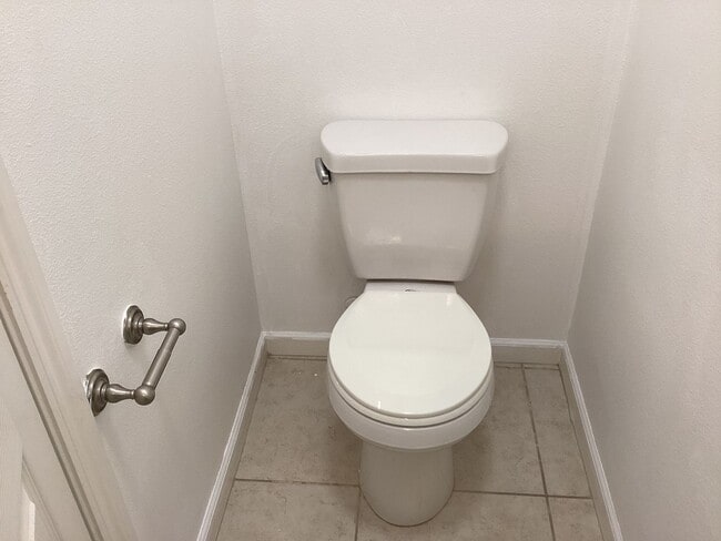 Building Photo - 1587 Etchings Way