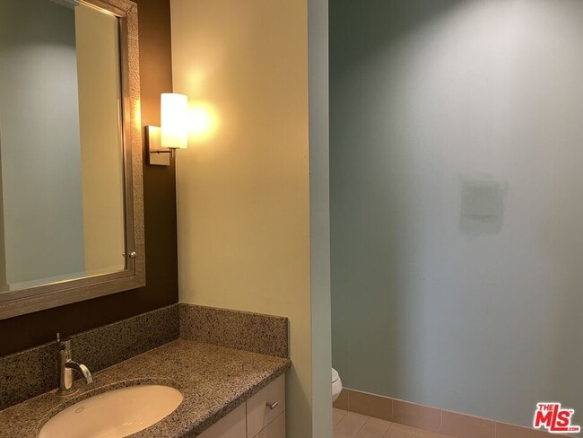 Building Photo - 3810 Wilshire Blvd