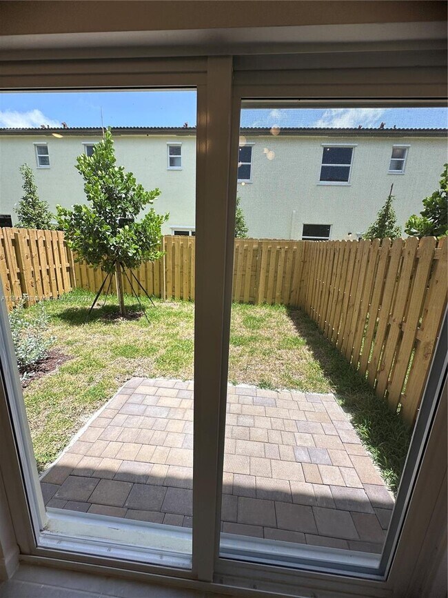 Building Photo - 2627 SE 28 Street