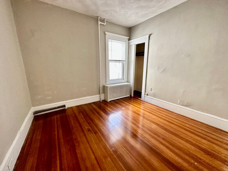Building Photo - 82 Bromfield Rd