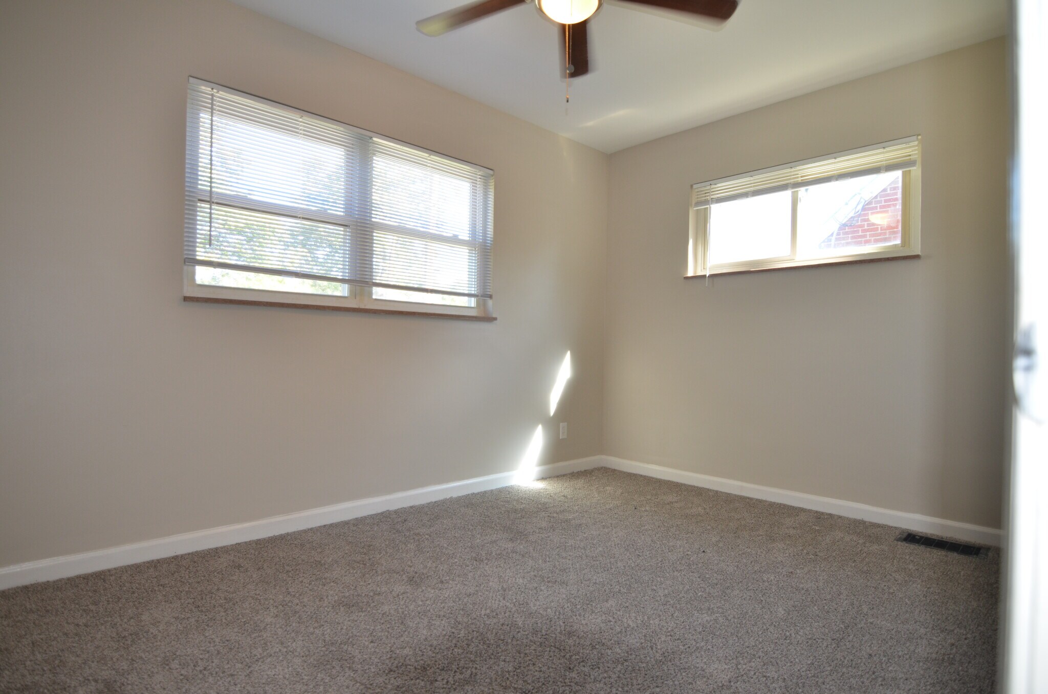 Building Photo - 3569 Locust Ln