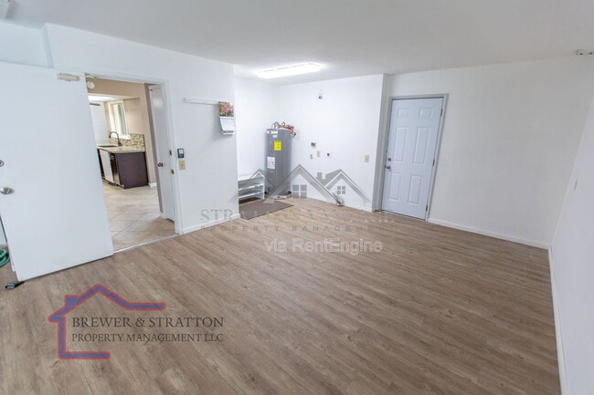 Building Photo - 18414 N 129th Ave